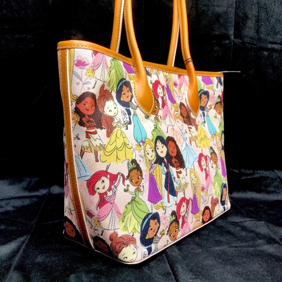 2022 Disney Parks Dooney & Bourke Animators Multi Princess Tote Bag (B) - NWT - Picture 5 of 8